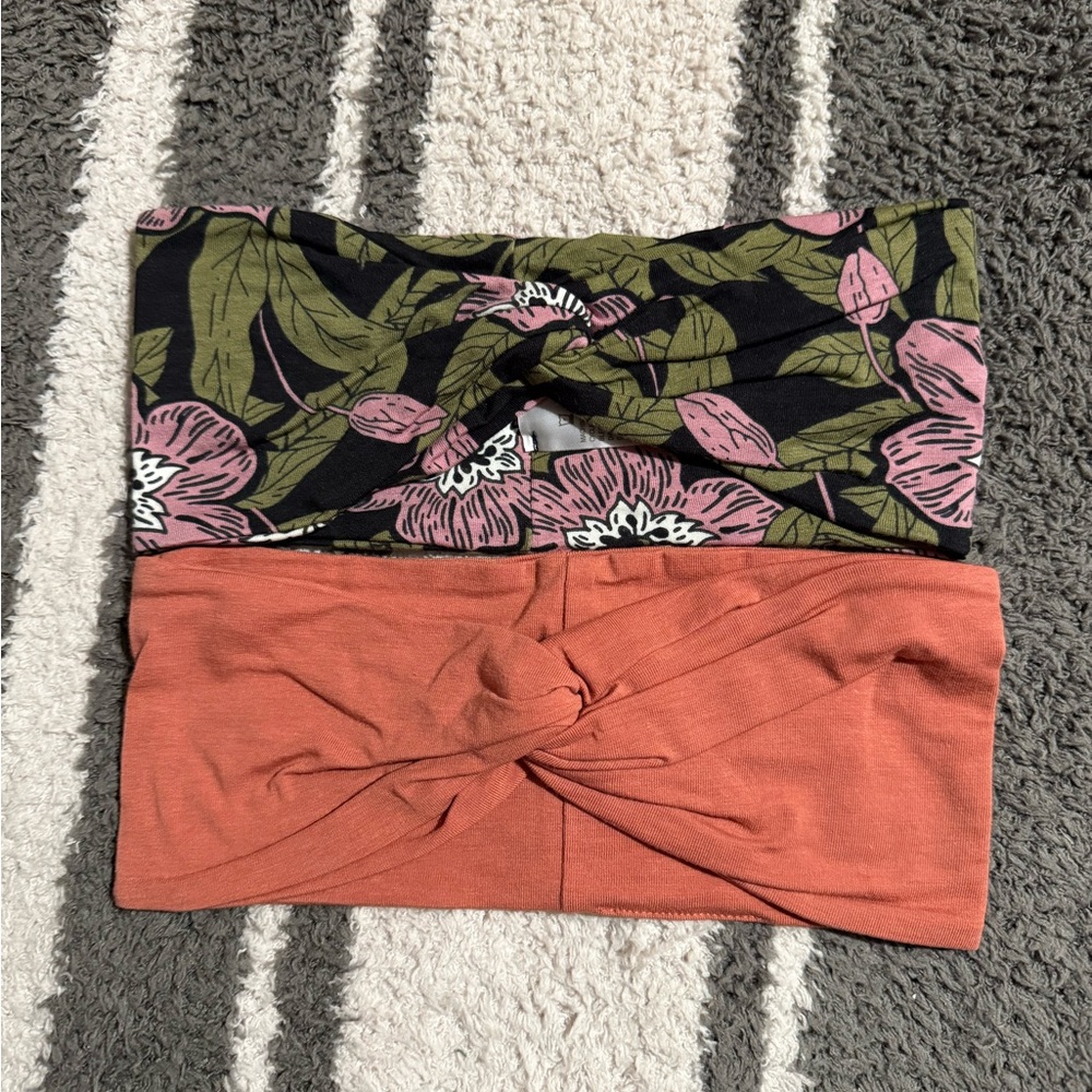 New AnyBody Set of 2 Twisted Wrap Headband

One Size